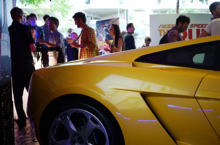 nfs_scuderia_entrance2