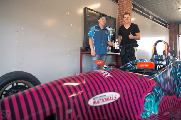 selectnine2014-Chris'Formula3HandOverZen-11