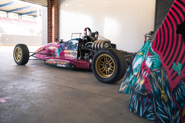 selectnine2014-Chris'Formula3HandOverZen-13