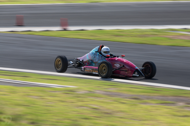selectnine2014-Chris'Formula3HandOverZen-16