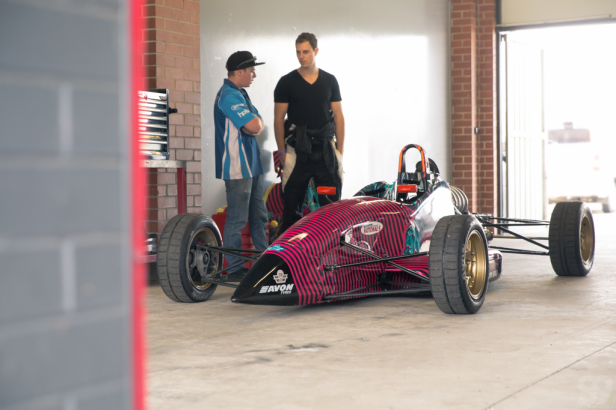 selectnine2014-Chris'Formula3HandOverZen-9