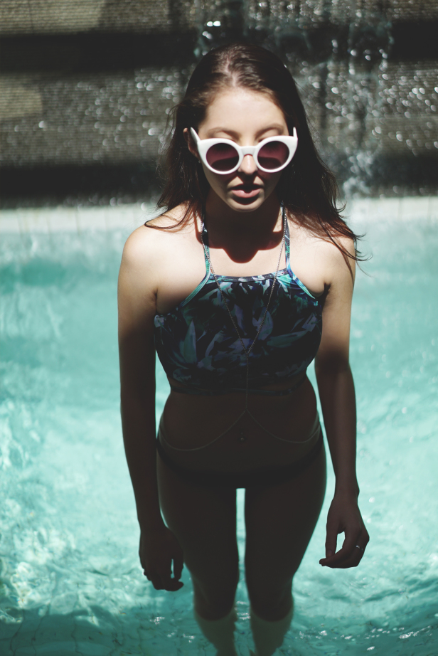 sophiemoyle_justinfox__pool1