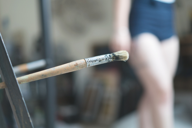 justin_fox_krysti_mclellan_easel