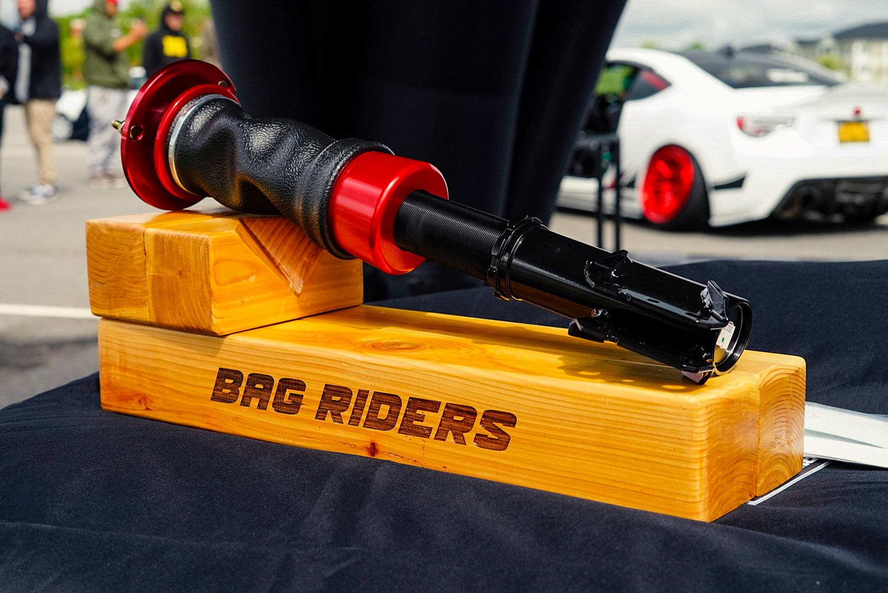 DSC8949 8951 Zen Feature-