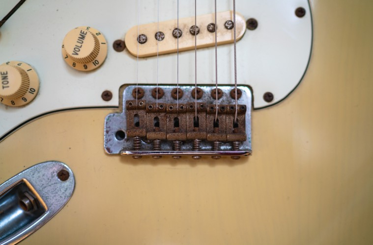 fender_squier_protone_mik_stratocaster_vintageblonde_02