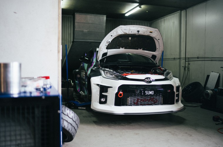 11_gt_auto_garage_tanuki_sumo_yaris